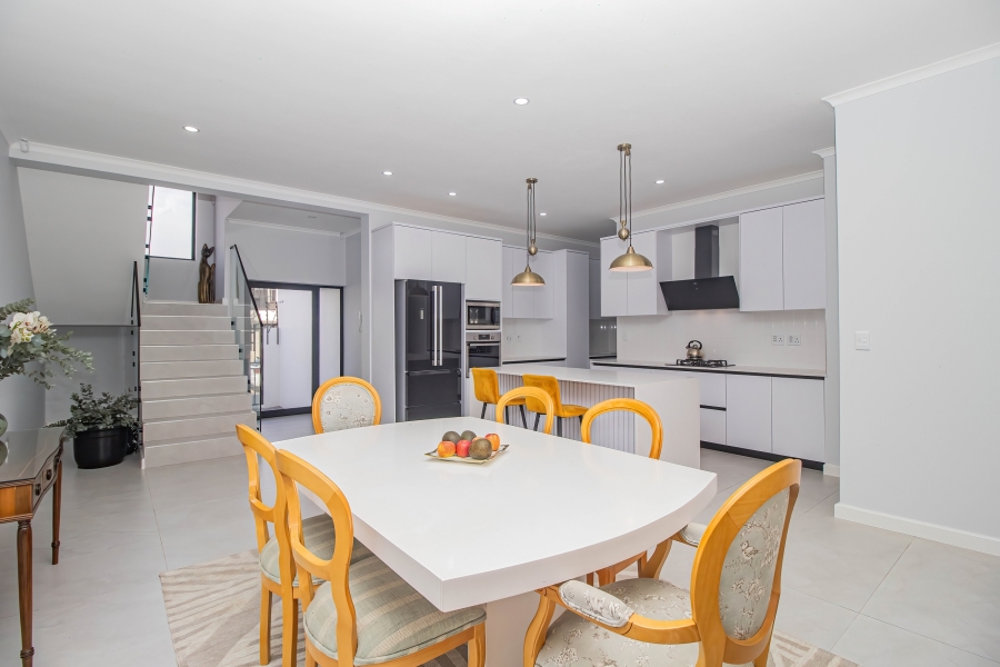 4 Bedroom Property for Sale in Sandown Western Cape